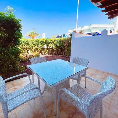 One Bedroom Apartment On First Line Of El Duque Beach, Pd01 Apartment *